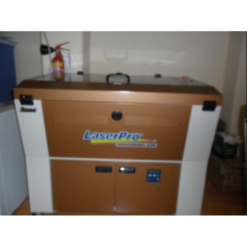 Incisore laser LaserPro Engraver per metalli usato